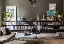 Фото - Постеры и книги в дизайне стильной квартиры в Швеции