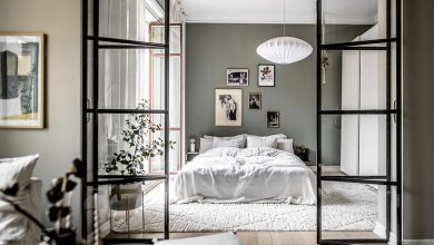 Фото - Стеклянные двери и «приземлённая» кровать: спокойный интерьер небольшой квартиры (44 кв. м)